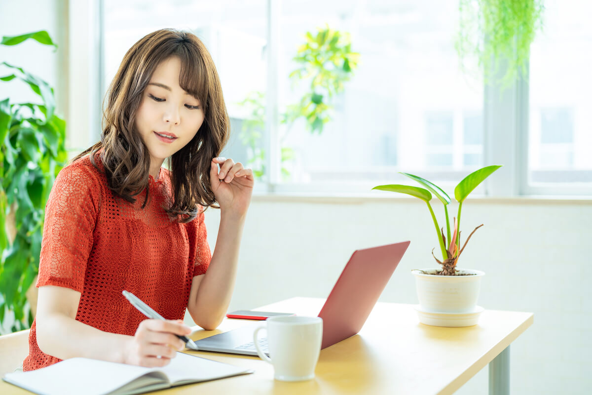 キャバ嬢の「さしすせそ」とは？用語の意味と使い方・効果的に接客で使うコツを解説